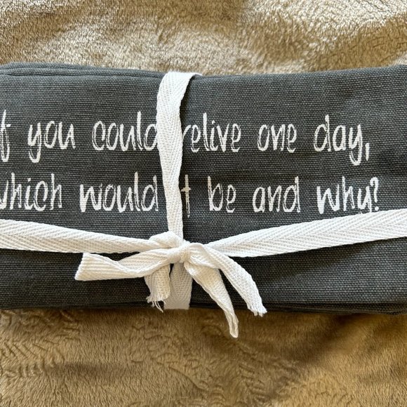 NWOT Gray cloth napkins with cloth ribbon - Picture 2 of 6